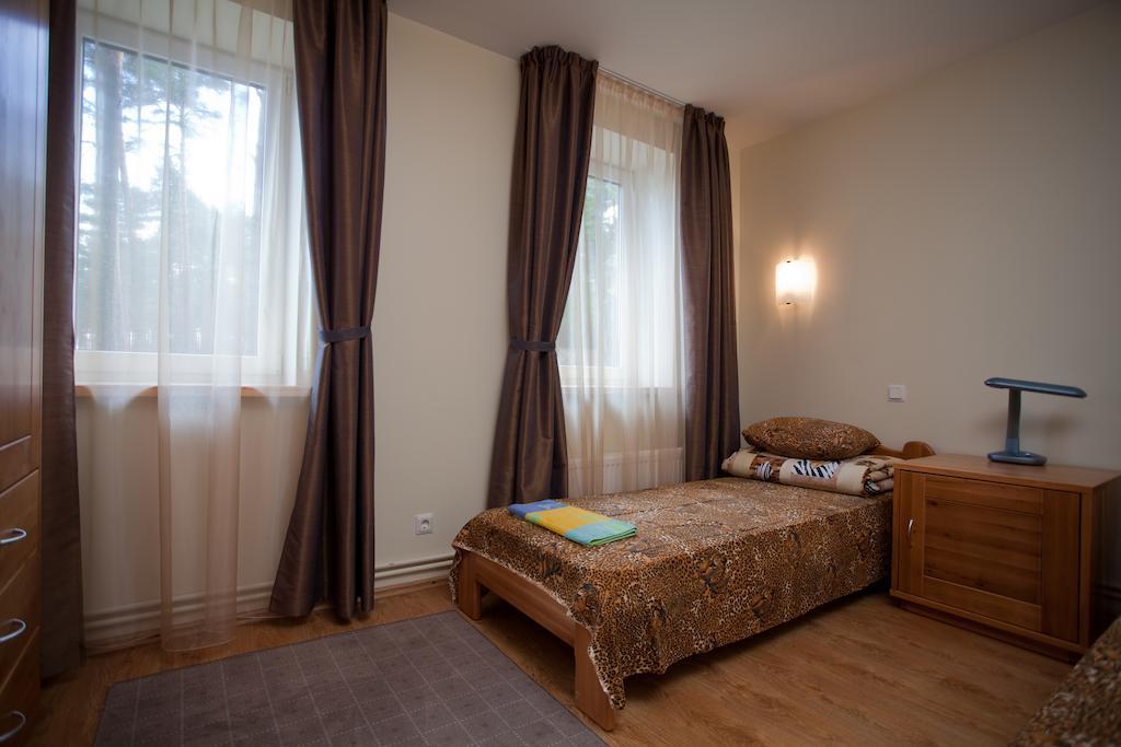 Sajutu Parka Hostelis Валмиера Экстерьер фото