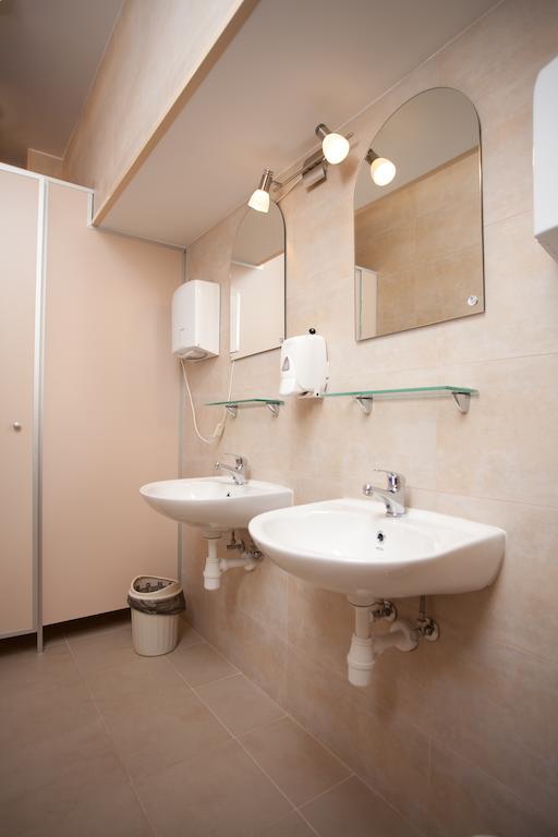 Sajutu Parka Hostelis Валмиера Номер фото